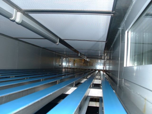 Filling tunnel of  Pétri box under laminar air flow