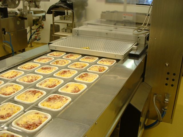 Food packaging conveyor line