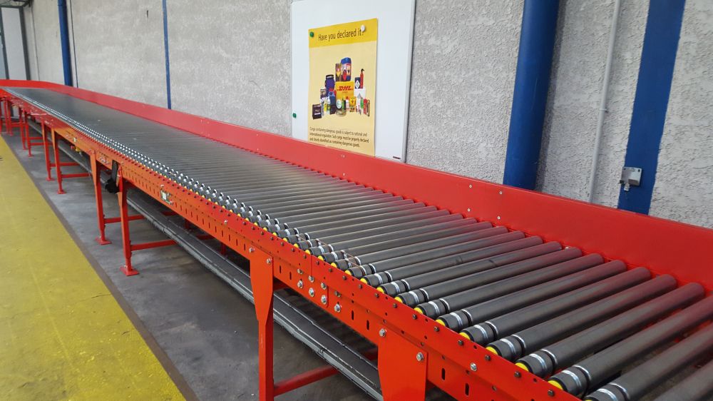 Mechanical roller line for manual sorting