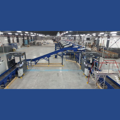 Ligne de convoyage pour le tri de colis