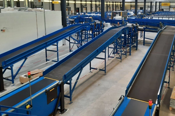 Fabricant de convoyage à bande pour envoi de colis