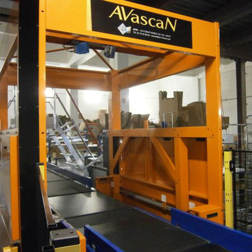 Avscan on 4 outlet conveyor system