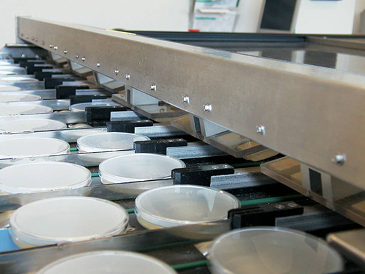 Cleanroom conveying